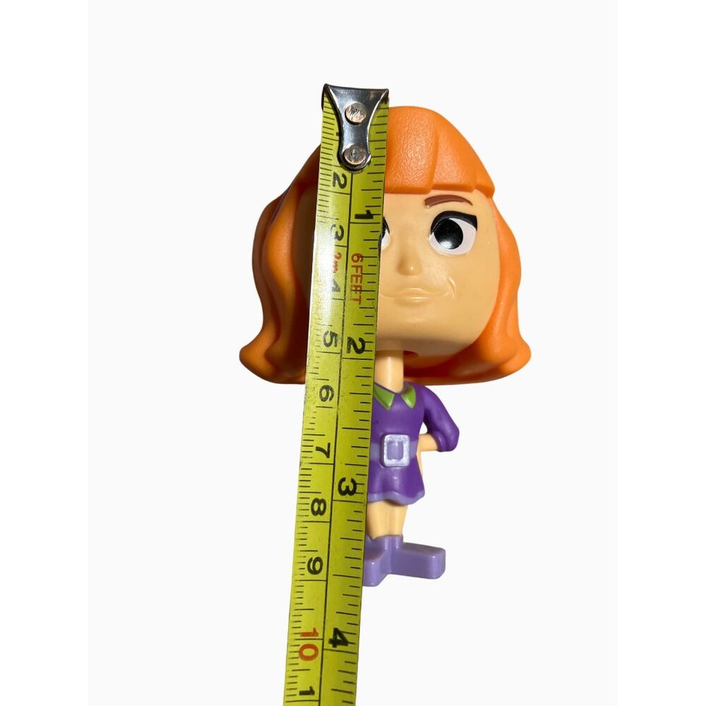 McDonald Daphne Figure 3.75" Scooby-Doo Collectible bobble Head Toy - Picture 4 of 9